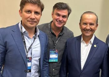 Com apoio de Fabrício Oliveira, Renato Cruz anuncia pré-candidatura em Camboriú