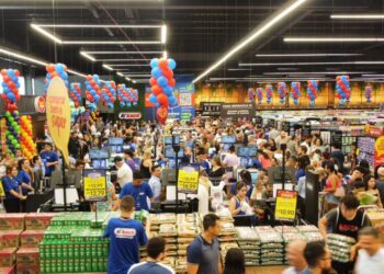 Grupo Koch está com mais de 500 vagas abertas em todas as lojas de SC