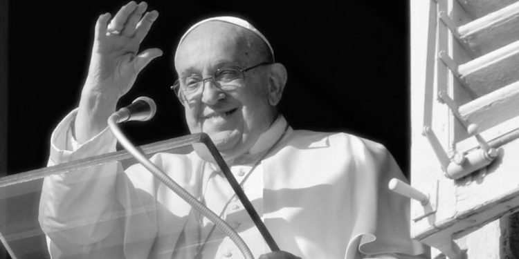 GOVERNADOR JORGINHO MELLO DECRETA LUTO DE 3 DIAS PELA MORTE DO PAPA FRANCISCO