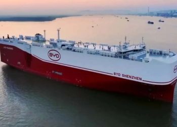 MAIOR NAVIO DE CARROS DO MUNDO CHEGA HOJE EM SANTA CATARINA