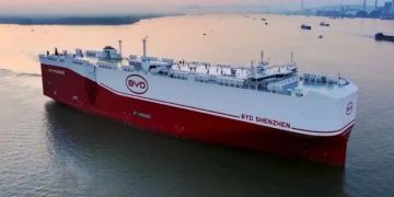 MAIOR NAVIO DE CARROS DO MUNDO CHEGA HOJE EM SANTA CATARINA