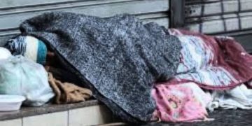 A ATENÇÃO COM MORADORES DE RUA COM AS BAIXAS TEMPERATURAS