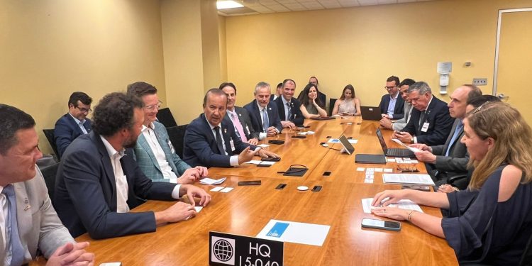 Governador Jorginho Mello acelera expansão do Estrada Boa com o Banco Mundial nos EUA