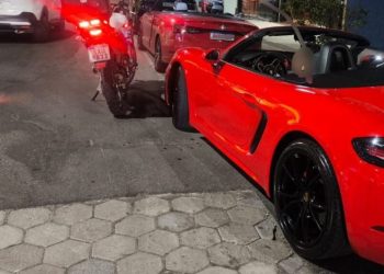 Dois carros de luxo fazem Racha e são Apreendidos em Balneário Camboriú