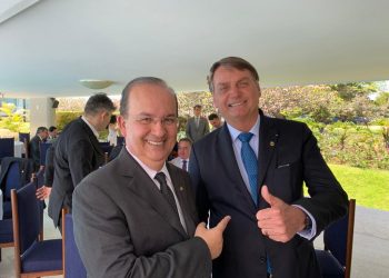 Governador de SC nega acordo com Bolsonaro para candidatura de Carlos no Estado