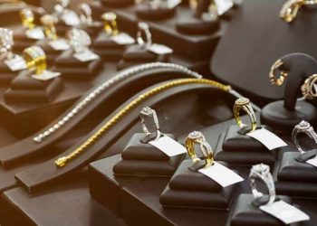 Presos ladrões de mais de meio milhão de reais em joias de shopping em Balneário Camboriú