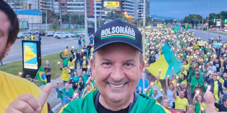 Governador Jorginho Mello participa de manifestação em Florianópolis