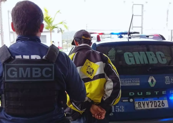 Homem condenado por homicídio e ato obsceno é preso em Balneário Camboriú