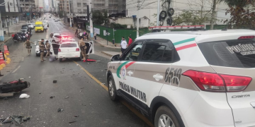 Perseguição tensa em SC termina com acidente triplo, homem ferido e droga apreendida