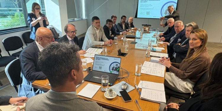 Prefeita de Balneário Camboriú vai a Brasília pedir marginais, viadutos e terceiras faixas na BR-101