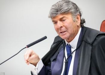 Onde está a arma? Fux refuta organização criminosa em julgamento de Bolsonaro