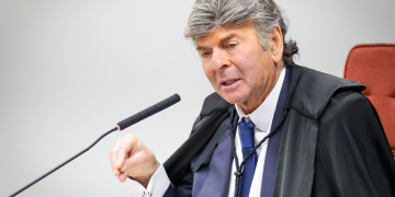 Onde está a arma? Fux refuta organização criminosa em julgamento de Bolsonaro