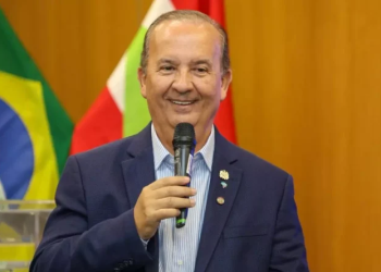 Portos e ferrovias em SC: a estratégia de Jorginho Mello para competir com outros estados