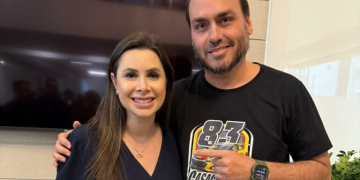 Carlos Bolsonaro guia PL-SC em estratégia de duas candidaturas ao Senado