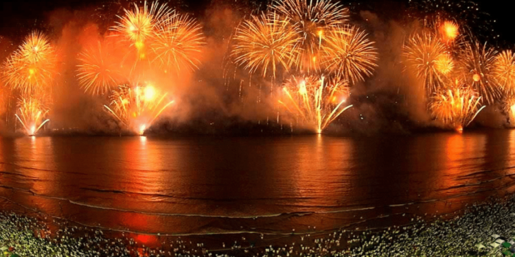 Abafadores de ruído serão distribuídos no Réveillon de BC para pessoas com Autismo