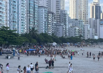 Três pessoas são feridas com golpes de faca em sequência de ataques na orla de BC