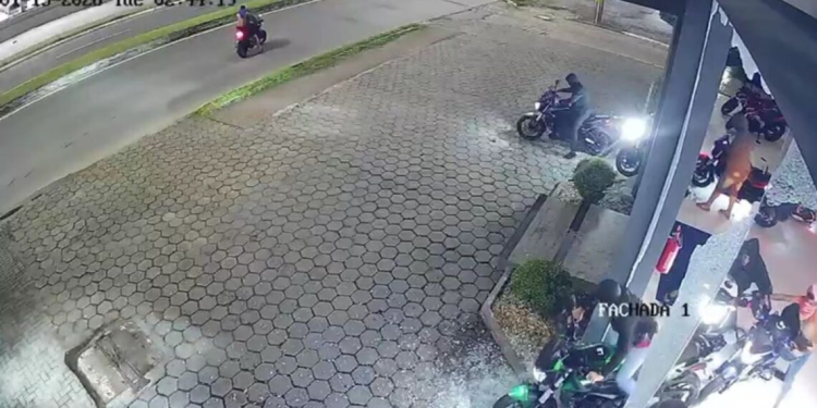 Arrastão de motos em Itajaí termina com adolescentes apreendidos em BC e Camboriú