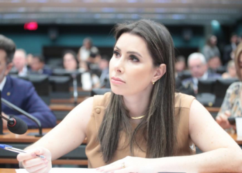 Mudança no apoio de Jorginho Mello pode manter Carol de Toni no PL e redesenhar disputa ao Senado em SC