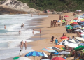 Decisão do TJSC garante a volta do naturismo na Praia do Pinho, mas prefeitura vai recorrer e decreto segue válido
