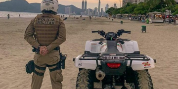 Uso irregular de caixas de som e barracas é alvo de operação na Praia Central