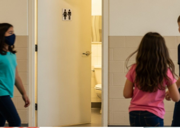 Com multa de R$ 10 mil, nova lei proíbe banheiros unissex em todas as escolas de SC