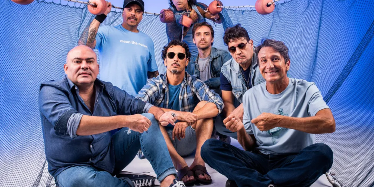 Praia Central de BC terá shows gratuitos com Xande de Pilares, Dazaranha e Leci Brandão