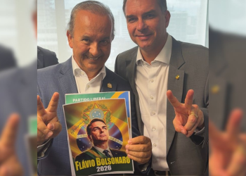 Jorginho Mello deve anunciar pré-candidatos ao Senado por SC com Flávio Bolsonaro em Brasília