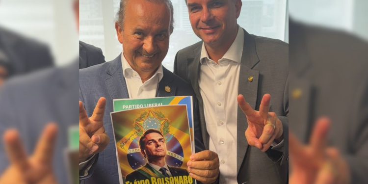 Jorginho Mello deve anunciar pré-candidatos ao Senado por SC com Flávio Bolsonaro em Brasília