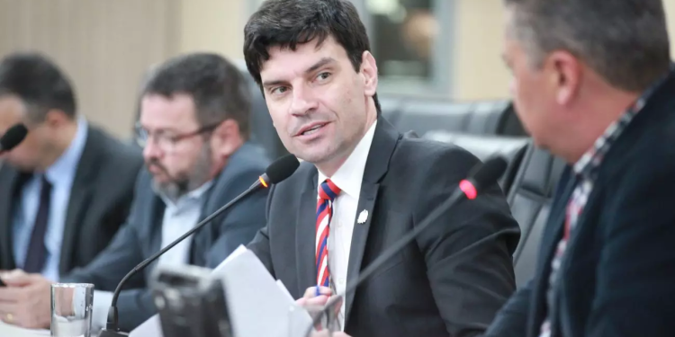 Nova missão’: Ulisses Gabriel deixa cargo de delegado-geral de SC para concorrer a deputado