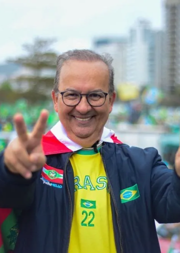 Jorginho comemora após pesquisa apontar sua reeleição no 1º turno em SC: ‘vamos trabalhar o dobro’