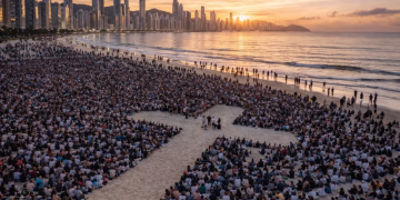 BC terá evento cristão ao amanhecer na praia na Sexta-feira Santa