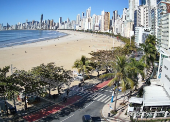 Semana começa com sol e frio em Balneário Camboriú