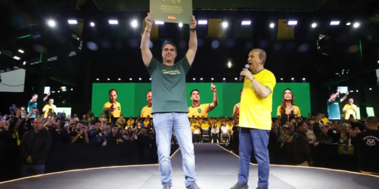 Governador Jorginho recebe Flávio Bolsonaro e demonstra que aposta em nova onda em SC
