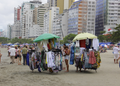 Balneário Camboriú abre 527 vagas para ambulantes nas praias na temporada 2026/2027